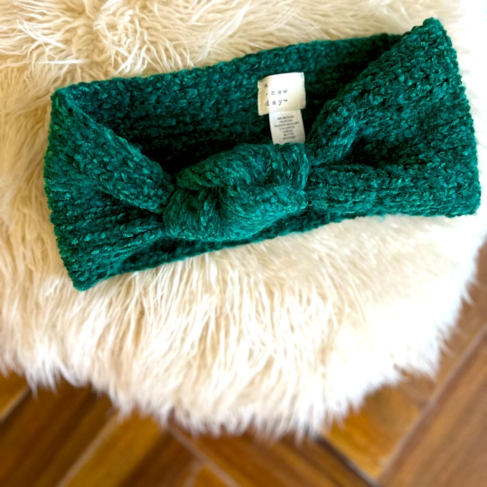 2/$20 🌸 A New Day Knitted Top-Knot Emerald Green Ear Warmer Headband